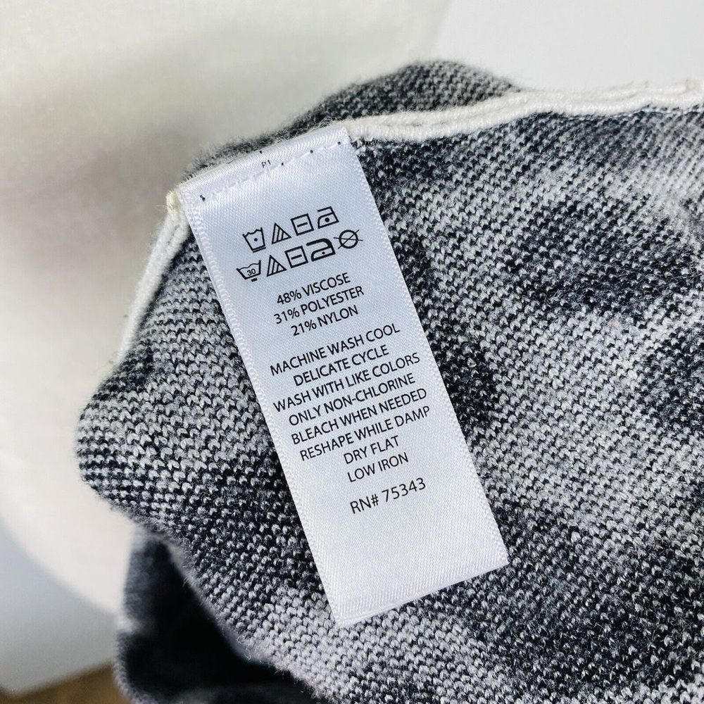 Women's Tahari gray/black leopard print mock neck sweater - Picture 3 of 4